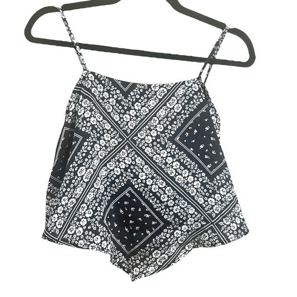 BP | NWT BLACK CLASSIC BANDANA HANDKERCHIEF CROP TOP - Picture 2 of 9